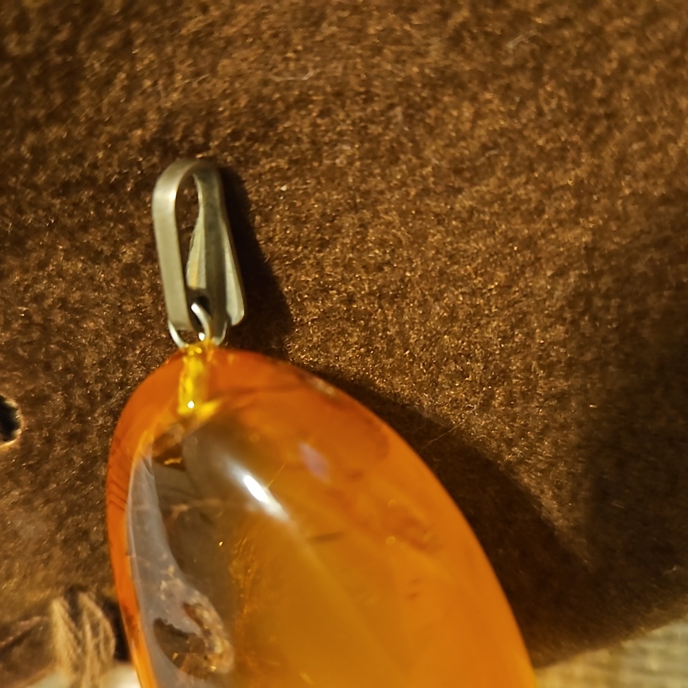 Vintage Baltic Amber Amulet Pendant - Picture 11 of 14